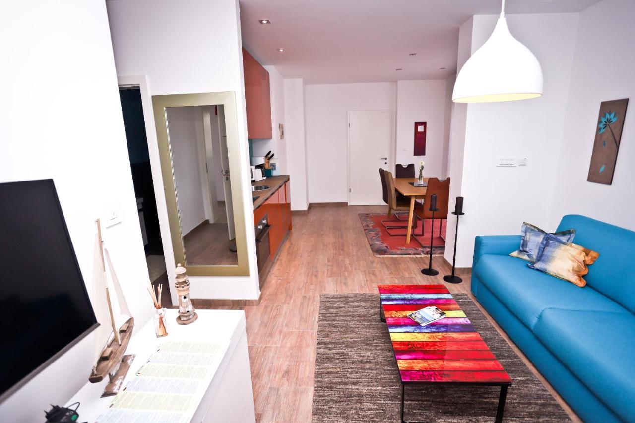 Apartment I&i *